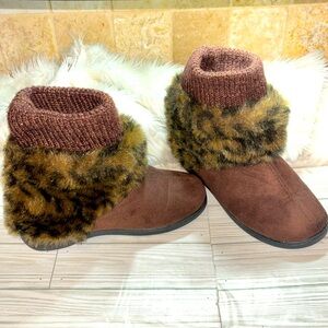 Suede Pull On Bootie Dark Brown Faux Fur Trim Sweater Women’s Sz 8
